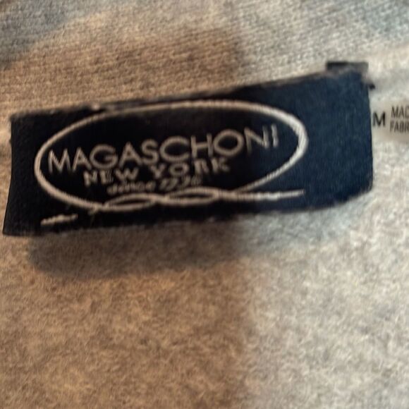 Magaschoni New York 100% Cashmere Grey Open Sweater Vest. - Picture 2 of 8